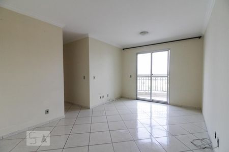 Sala de apartamento para alugar com 3 quartos, 61m² em Km 18, Osasco