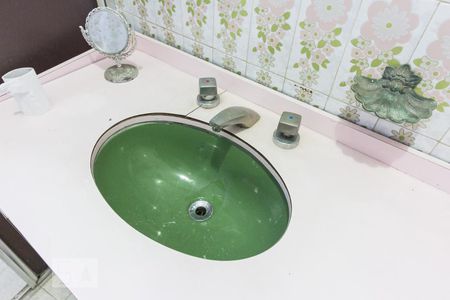 Casa para alugar com 240m², 4 quartos e 3 vagasBanheiro Suite 1