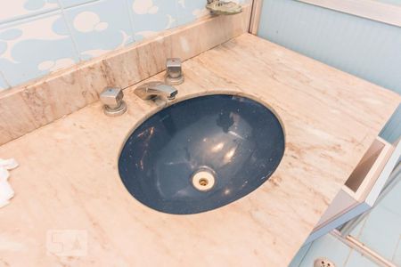 Casa para alugar com 240m², 4 quartos e 3 vagasBanheiro Suite 2