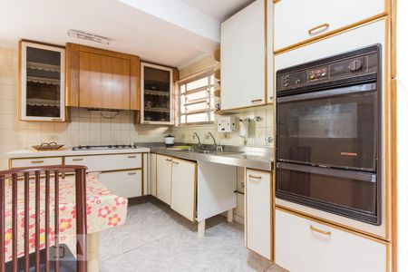 Casa para alugar com 240m², 4 quartos e 3 vagasCozinha