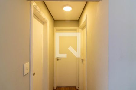 Corredor de apartamento para alugar com 2 quartos, 70m² em Vila Nova Conceição, São Paulo