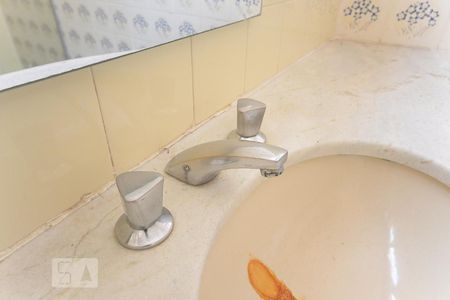 Apartamento à venda com 120m², 3 quartos e 2 vagasBanheiro suíte torneira