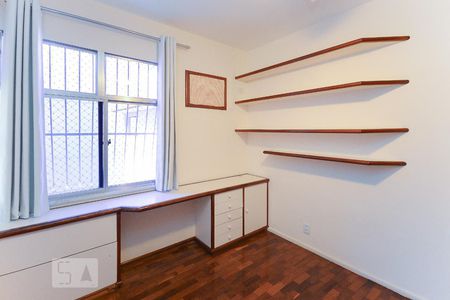 Apartamento à venda com 120m², 3 quartos e 2 vagasQuarto 2