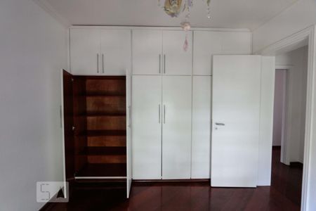 Apartamento à venda com 227m², 4 quartos e 3 vagasQuarto 2