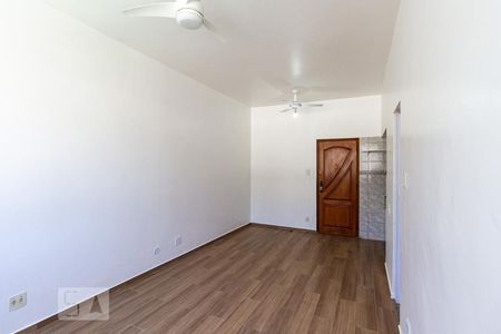 Sala de kitnet/studio para alugar com 1 quarto, 24m² em Laranjeiras, Rio de Janeiro