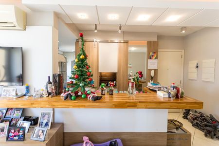 Apartamento à venda com 76m², 2 quartos e 2 vagasBalcão entre sala e cozinha