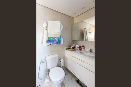 Apartamento à venda com 76m², 2 quartos e 2 vagasBanheiro da suíte