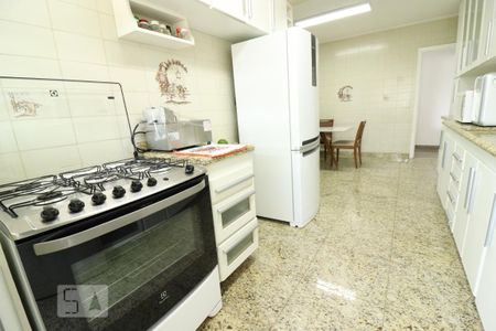 Apartamento à venda com 180m², 4 quartos e 2 vagasCozinha