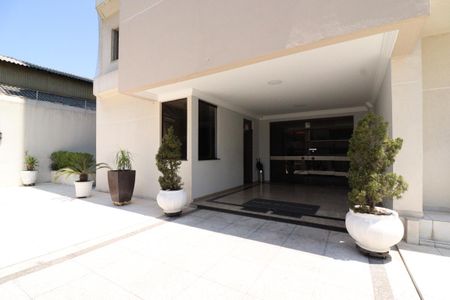 Apartamento à venda com 180m², 4 quartos e 2 vagasFachada