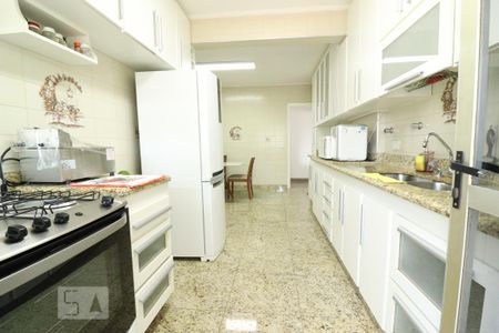 Apartamento à venda com 180m², 4 quartos e 2 vagasCozinha
