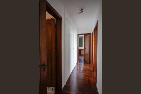 Corredor de apartamento para alugar com 3 quartos, 150m² em Alto da Lapa, São Paulo