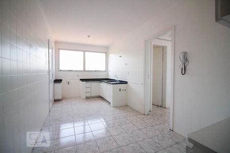 Apartamento para alugar com 150m², 3 quartos e 2 vagas Apartamento para alugar com 150m², 3 quartos e 2 vagasCozinha