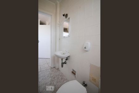 Apartamento para alugar com 150m², 3 quartos e 2 vagas Apartamento para alugar com 150m², 3 quartos e 2 vagasBanheiro de Serviço
