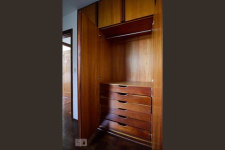 Apartamento para alugar com 150m², 3 quartos e 2 vagas Apartamento para alugar com 150m², 3 quartos e 2 vagasSuíte