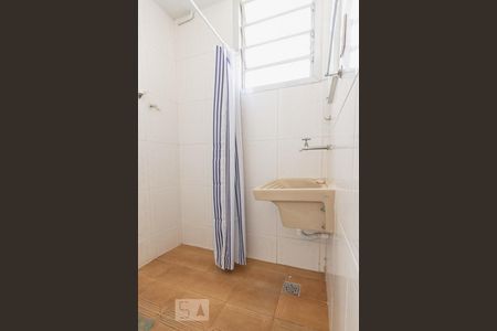Banheiro de kitnet/studio para alugar com 1 quarto, 29m² em Flamengo, Rio de Janeiro