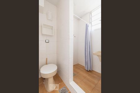 Banheiro de kitnet/studio para alugar com 1 quarto, 29m² em Flamengo, Rio de Janeiro