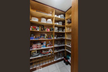 Apartamento à venda com 325m², 4 quartos e 4 vagasDespensa