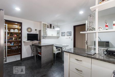 Apartamento à venda com 325m², 4 quartos e 4 vagasCozinha
