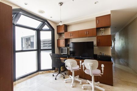 Apartamento à venda com 325m², 4 quartos e 4 vagasCorredor