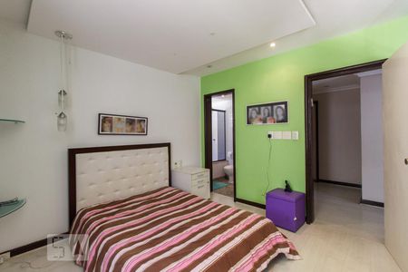 Apartamento à venda com 325m², 4 quartos e 4 vagasSuíte 3