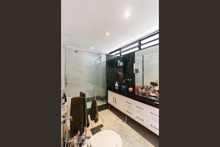 Apartamento à venda com 325m², 4 quartos e 4 vagasBanheiro Suíte 1