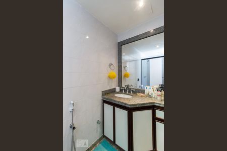 Apartamento à venda com 325m², 4 quartos e 4 vagasBanheiro Suíte 3