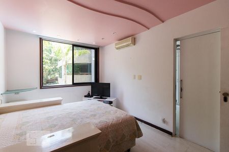 Apartamento à venda com 325m², 4 quartos e 4 vagasSuíte 2