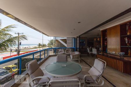 Varanda de apartamento à venda com 4 quartos, 325m² em Barra da Tijuca, Rio de Janeiro