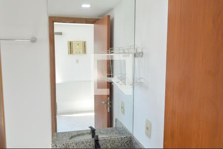 Apartamento para alugar com 70m², 3 quartos e 1 vaga Apartamento para alugar com 70m², 3 quartos e 1 vagaBanheiro da Suíte 1