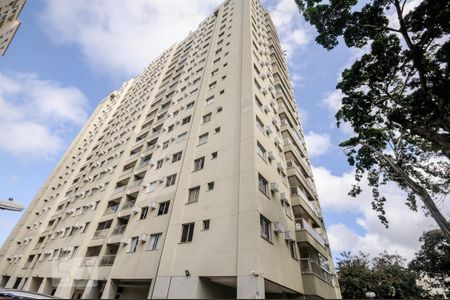 Apartamento para alugar com 60m², 2 quartos e 1 vaga Apartamento para alugar com 60m², 2 quartos e 1 vagaFachada