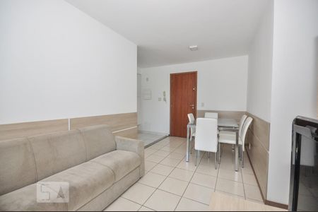 Sala de apartamento para alugar com 2 quartos, 60m² em Jacarepaguá, Rio de Janeiro
