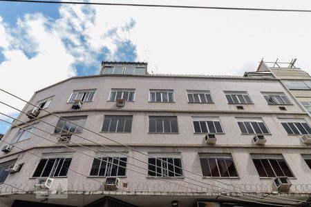 Apartamento para alugar com 83m², 2 quartos e 1 vagaFachada