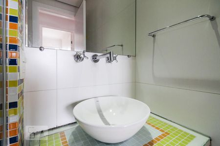 Banheiro de apartamento para alugar com 3 quartos, 70m² em Jaguaré, São Paulo