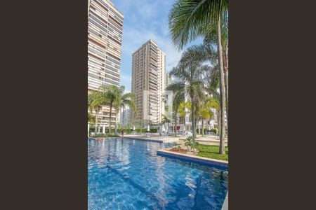 Apartamento à venda com 105m², 2 quartos e 3 vagasÁrea comum - Piscina