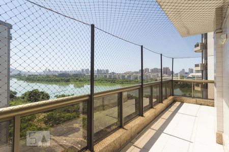 Apartamento à venda com 407m², 4 quartos e 4 vagasVaranda (Suíte 4)