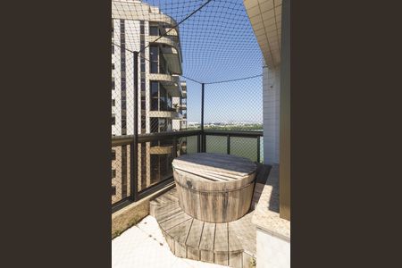 Apartamento à venda com 407m², 4 quartos e 4 vagasVaranda (Suíte 4)