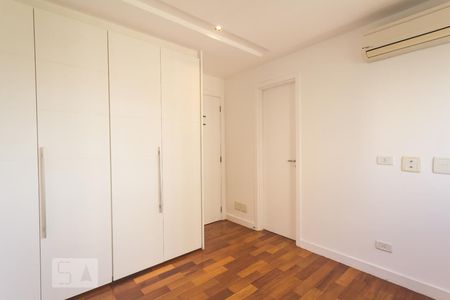 Apartamento à venda com 407m², 4 quartos e 4 vagasSuíte 2