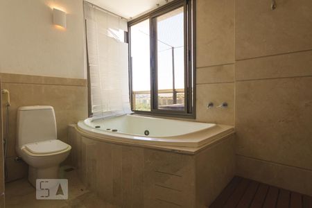 Apartamento à venda com 407m², 4 quartos e 4 vagasBanheiro (Suíte 4)