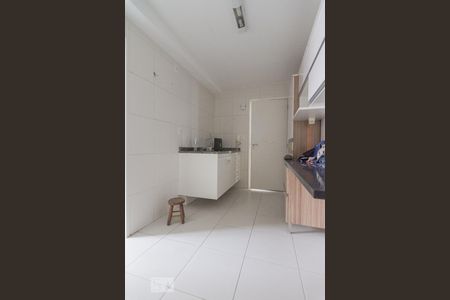 Cozinha de apartamento à venda com 3 quartos, 95m² em Parque Industrial Tomas Edson, São Paulo