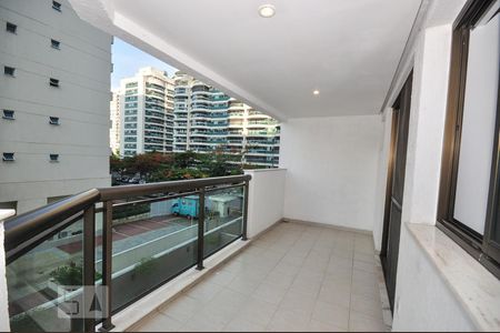 Apartamento para alugar com 90m², 3 quartos e 1 vagaVaranda