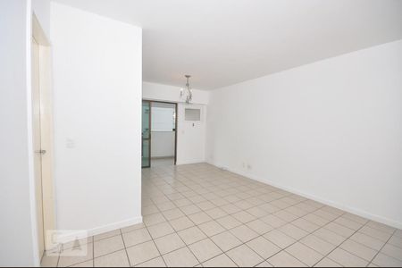 Apartamento para alugar com 90m², 3 quartos e 1 vagaSala