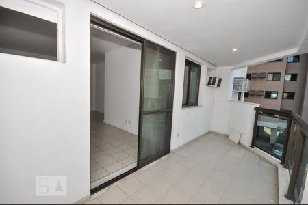 Apartamento para alugar com 90m², 3 quartos e 1 vagaVaranda