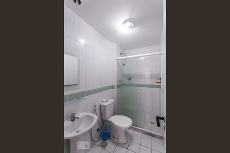 Banheiro Social de apartamento para alugar com 3 quartos, 70m² em Barra da Tijuca, Rio de Janeiro