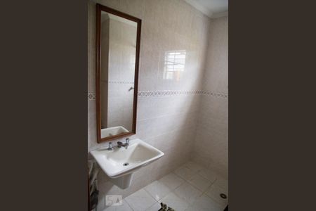 Casa à venda com 160m², 3 quartos e sem vaga Casa à venda com 160m², 3 quartos e sem vagaBanheiro Social