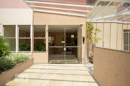 Apartamento para alugar com 55m², 2 quartos e 2 vagas Apartamento para alugar com 55m², 2 quartos e 2 vagasEntrada