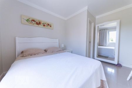 Apartamento à venda com 76m², 3 quartos e 2 vagas Apartamento à venda com 76m², 3 quartos e 2 vagasSuíte