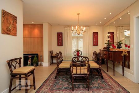 Sala de casa à venda com 3 quartos, 260m² em Pacaembu, São Paulo