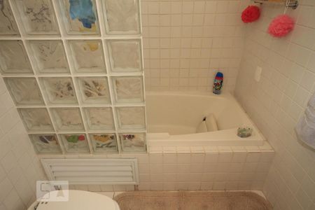 Casa à venda com 260m², 3 quartos e 3 vagasBanheiro