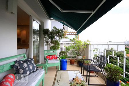 Varanda de casa à venda com 3 quartos, 260m² em Pacaembu, São Paulo