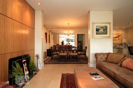 Sala de casa à venda com 3 quartos, 260m² em Pacaembu, São Paulo